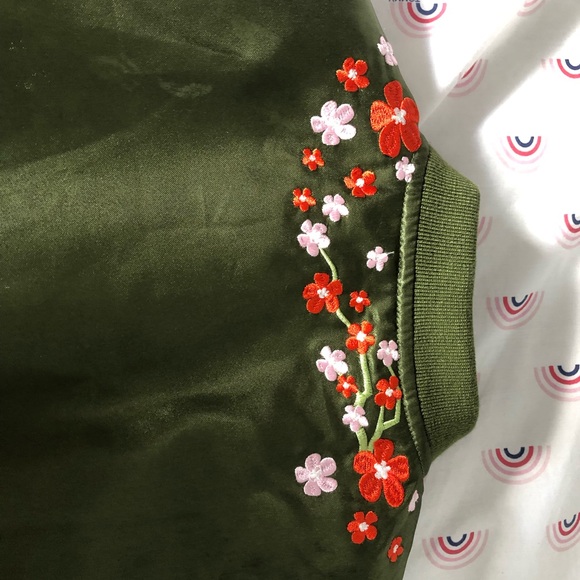 Disney Store Mulan Bomber Jacket Sz 5/6 - Picture 2 of 4